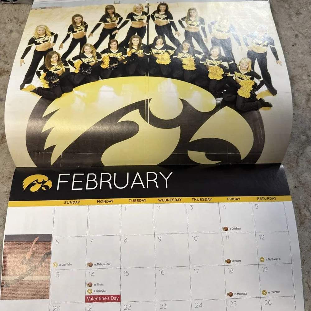 University Of Iowa SPIRIT SQUADS 2010-2011 Cheerleading Herkey Dance Team‎